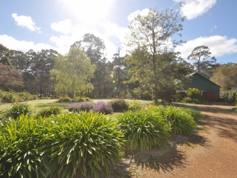 27 Clarrie Jones Place, Pemberton WA 6260