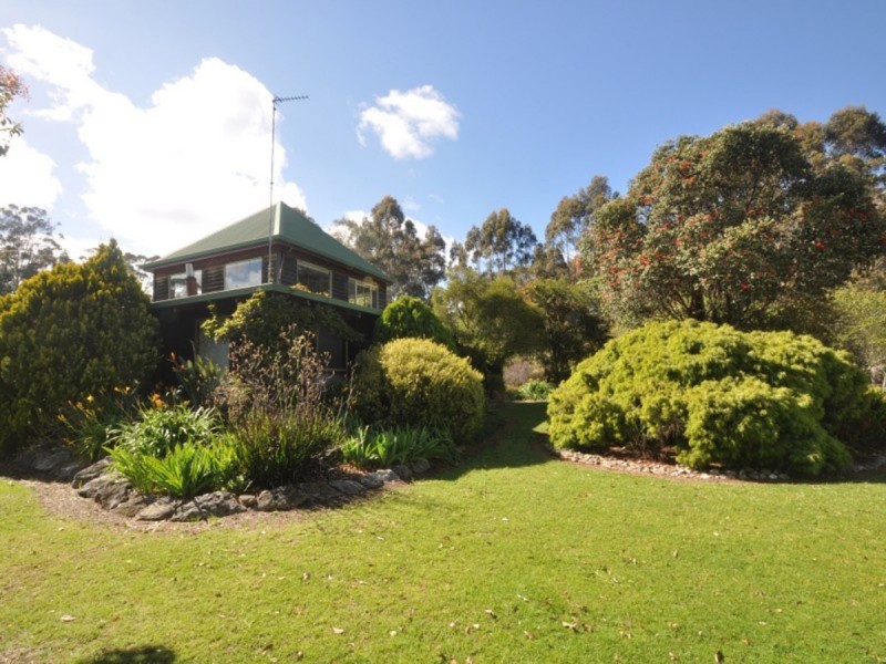 27 Clarrie Jones Place, Pemberton WA 6260