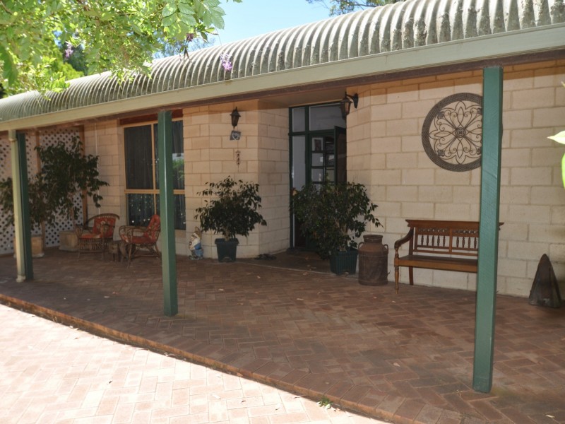 37 Woodgate Retreat, Manjimup WA 6258