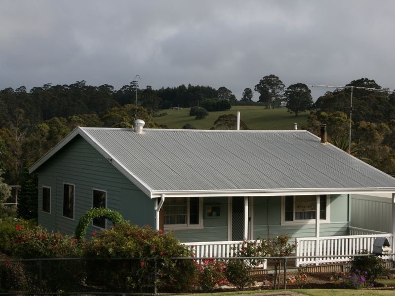 33 Guppy Street, Pemberton WA 6260