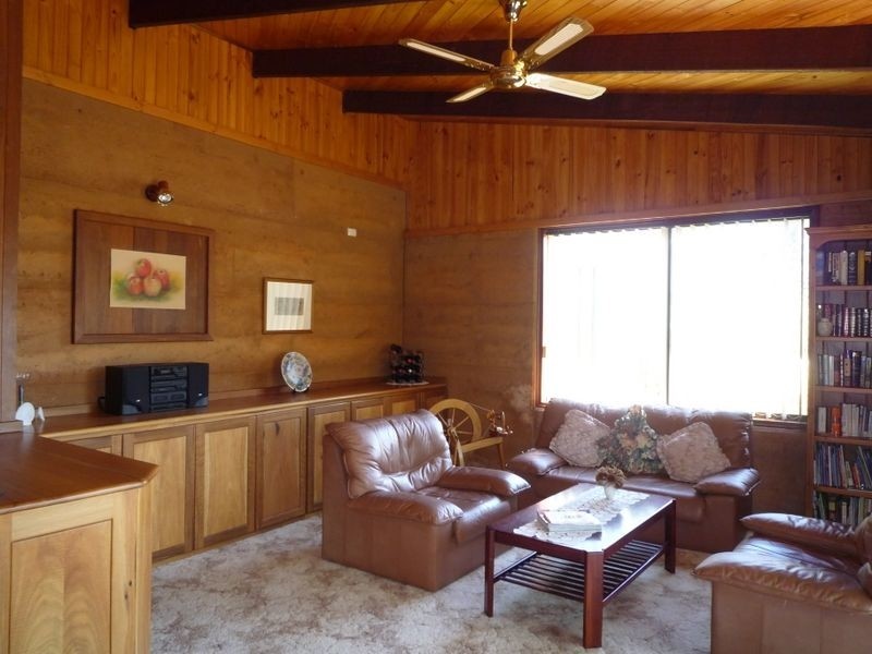 12 Robinson Street, Pemberton WA 6260