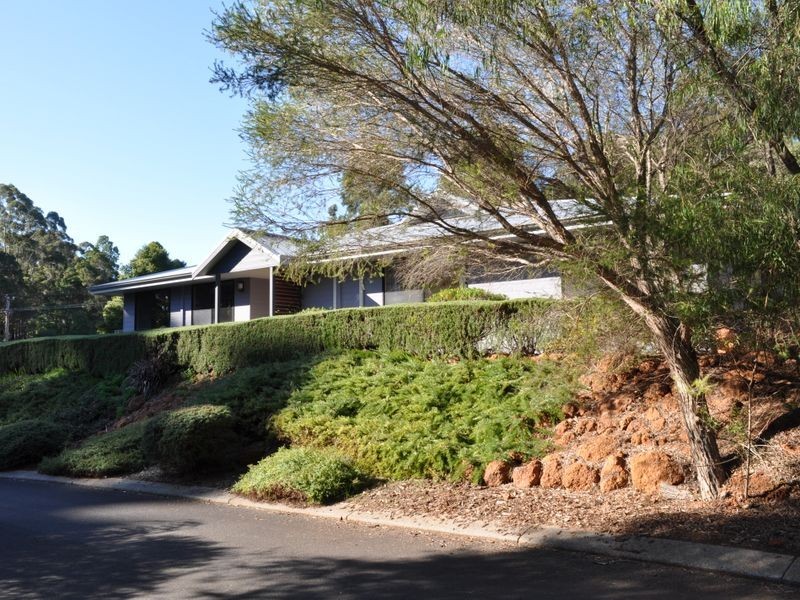 5 Wattlebird Grove, Pemberton WA 6260