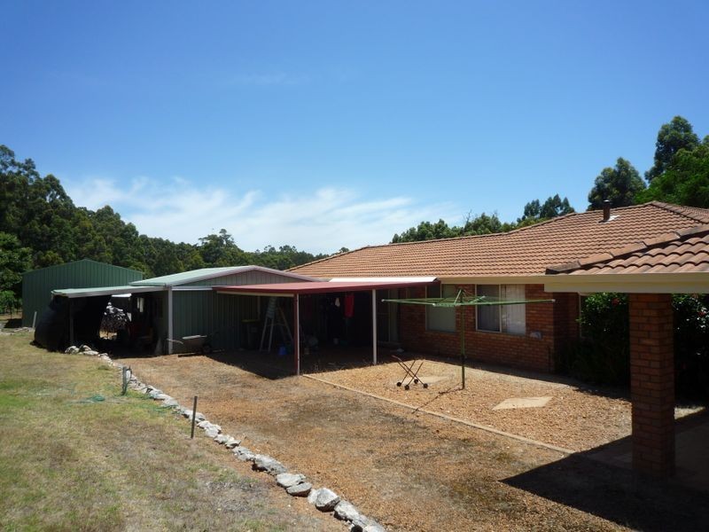7 Clarrie Jones Place, Pemberton WA 6260