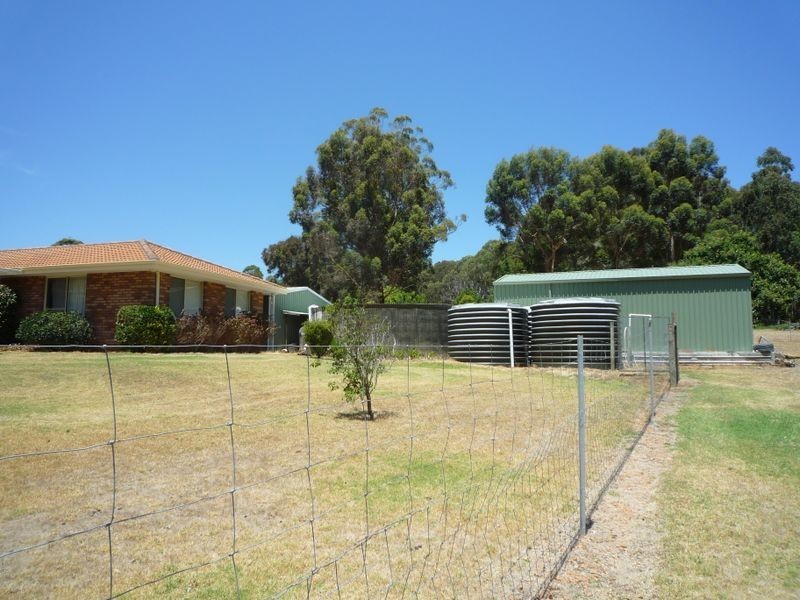 7 Clarrie Jones Place, Pemberton WA 6260