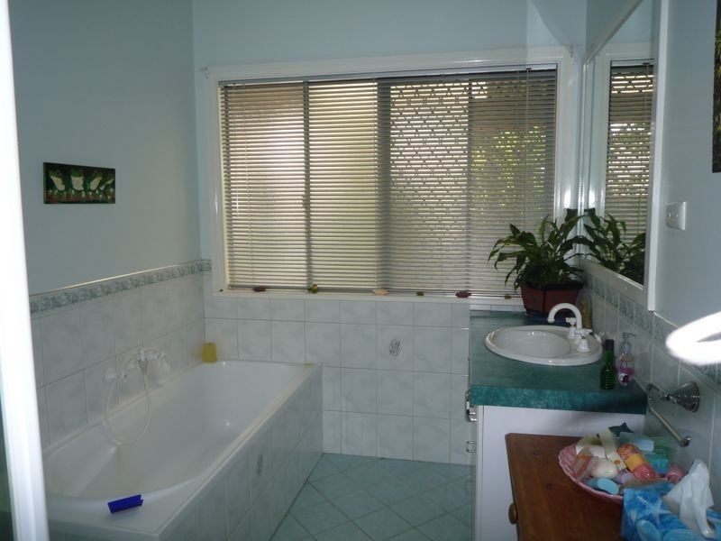 12 Moore Street, Manjimup WA 6258