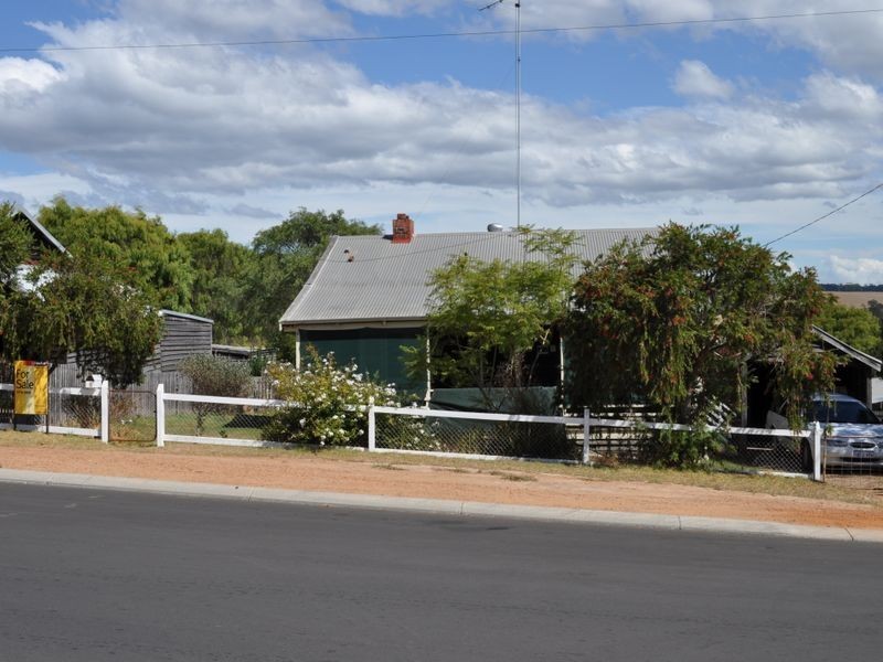 6 Dean Street, Pemberton WA 6260