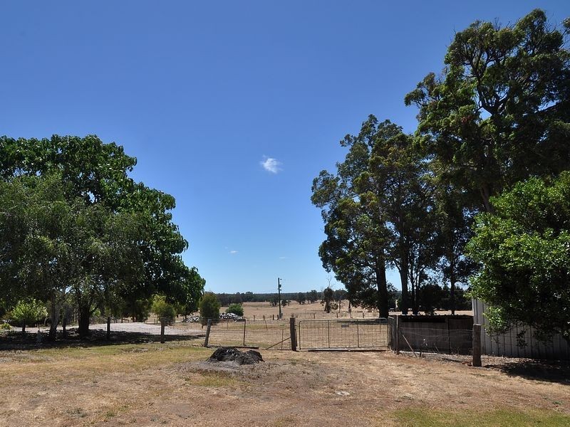 14 Caniroglen Court, Manjimup WA 6258