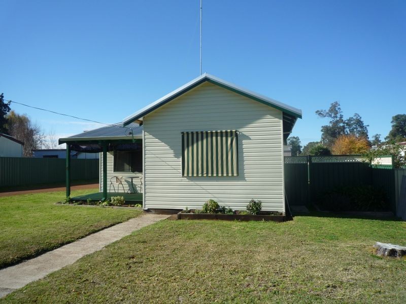 8 Bath Street, Manjimup WA 6258