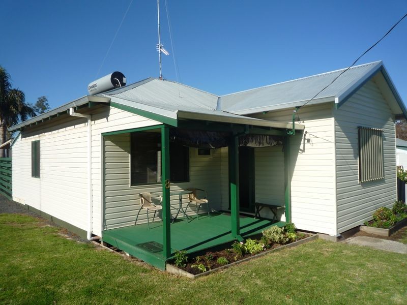 8 Bath Street, Manjimup WA 6258
