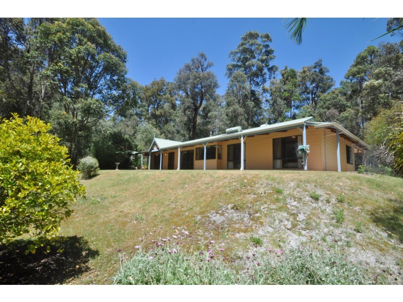 33 Karri Lane, Quinninup WA 6258