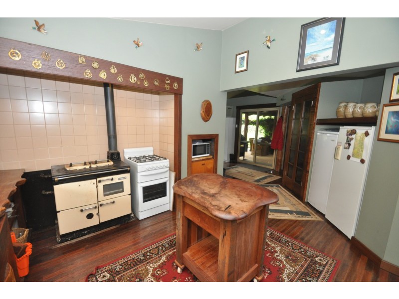 27 Clarrie Jones Place, Pemberton WA 6260