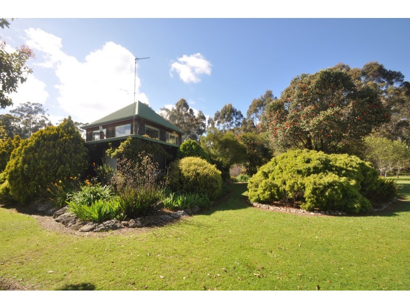 27 Clarrie Jones Place, Pemberton WA 6260