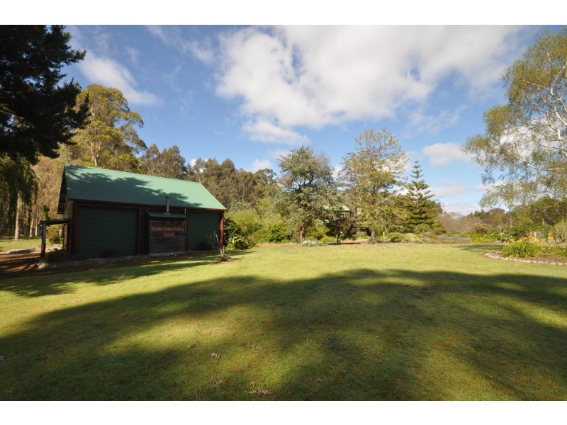 27 Clarrie Jones Place, Pemberton WA 6260