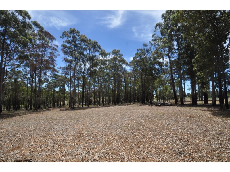 15 Seven Day Road, Manjimup WA 6258