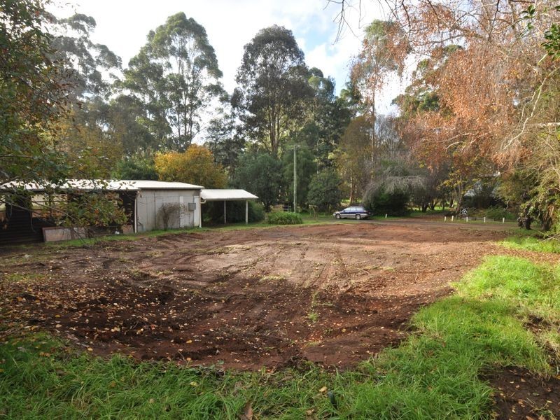 8 Dickinson Road, Pemberton WA 6260