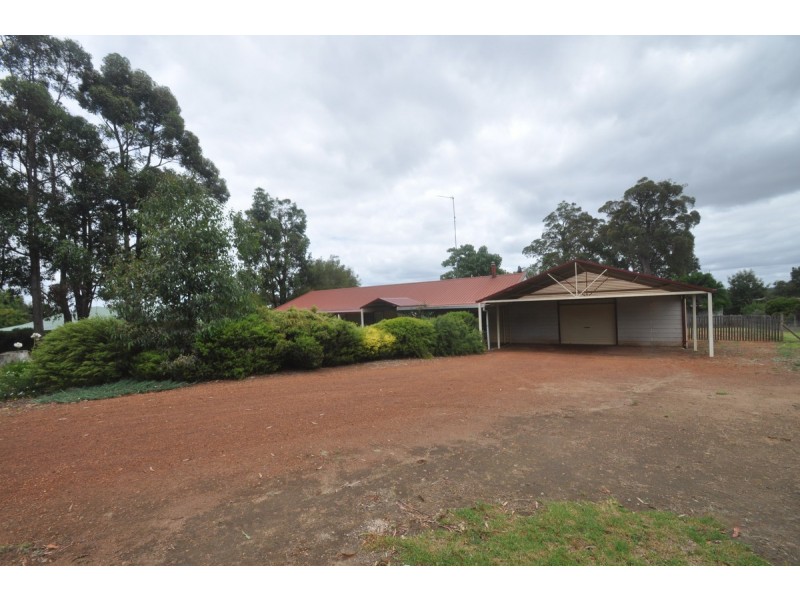 14 Caniroglen Court, Manjimup WA 6258