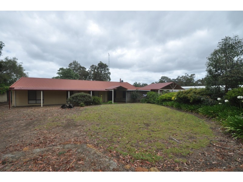 14 Caniroglen Court, Manjimup WA 6258