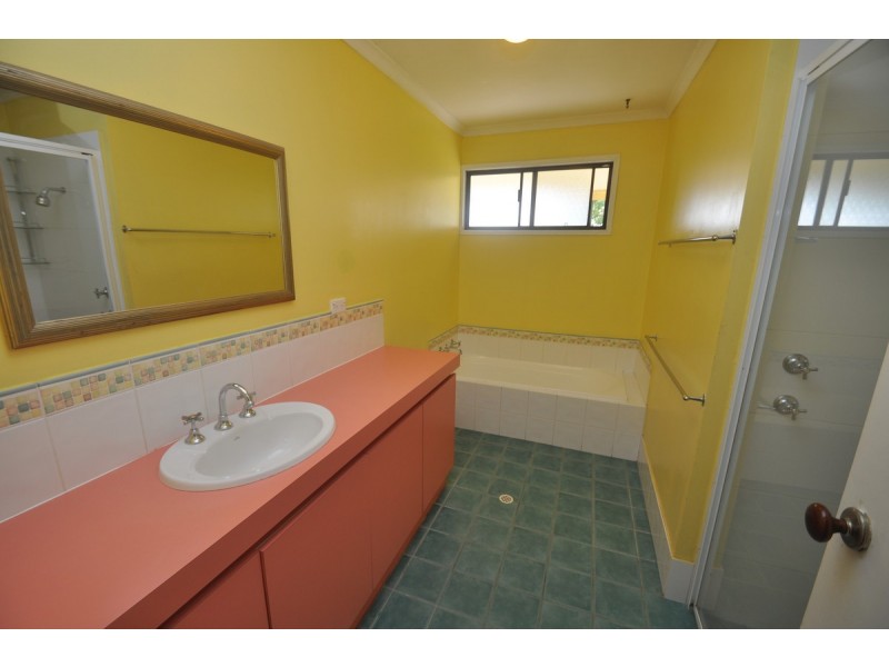 14 Caniroglen Court, Manjimup WA 6258