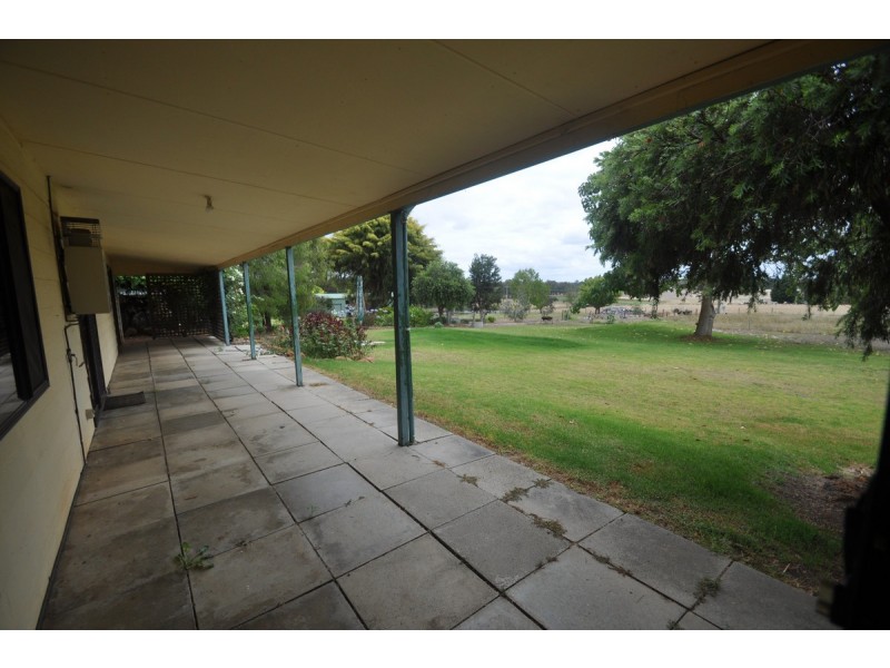 14 Caniroglen Court, Manjimup WA 6258