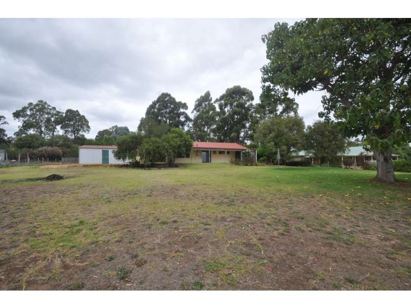 14 Caniroglen Court, Manjimup WA 6258