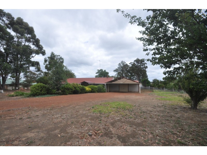 14 Caniroglen Court, Manjimup WA 6258