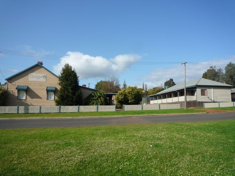 18 Brockman Street, Pemberton WA 6260