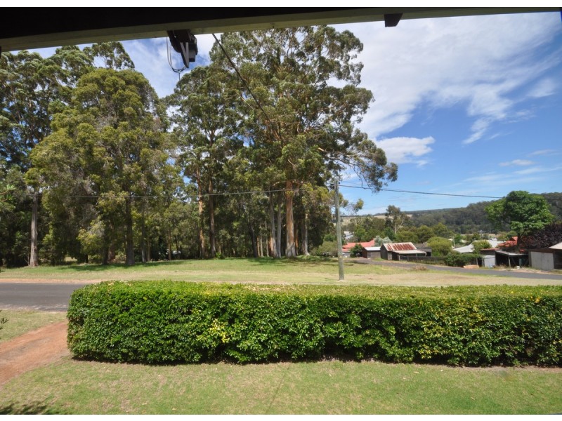 17 Kelly Street, Pemberton WA 6260