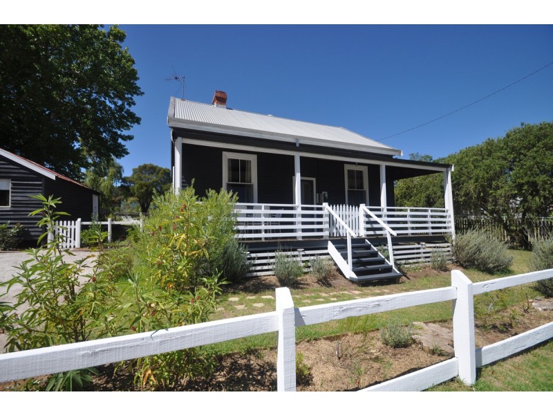 4 Railway Crescent, Pemberton WA 6260