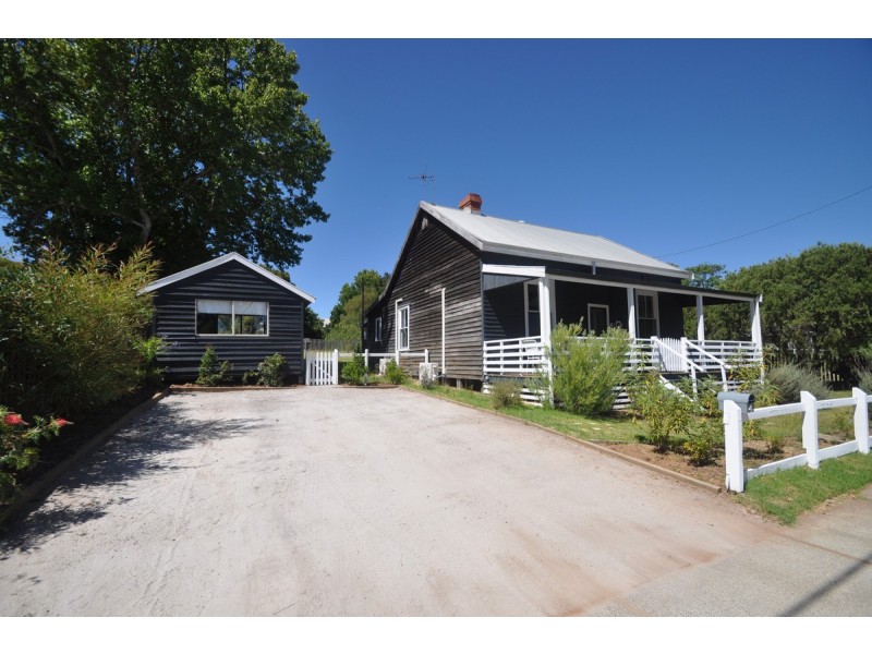 4 Railway Crescent, Pemberton WA 6260