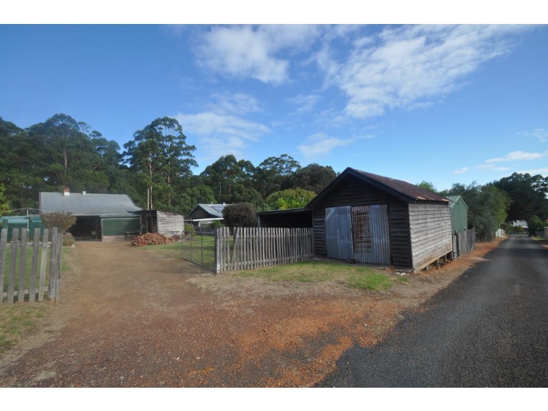 9 Lefroy Street, Pemberton WA 6260