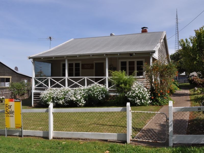 13 Lefroy Street, Pemberton WA 6260