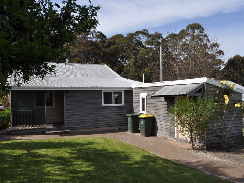 13 Lefroy Street, Pemberton WA 6260