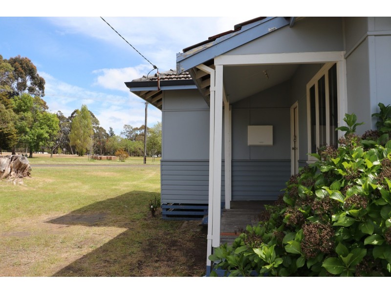 22 Clarke Street, Manjimup WA 6258