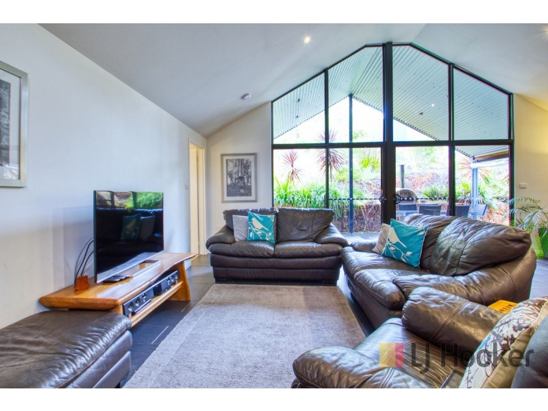 5 Wattlebird Grove, Pemberton WA 6260