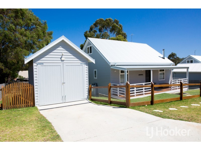 8 Pine Street, Pemberton WA 6260