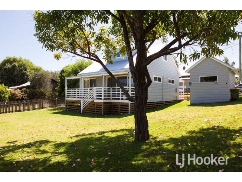 8 Pine Street, Pemberton WA 6260