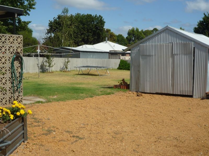 31 Moyes Street, Manjimup WA 6258