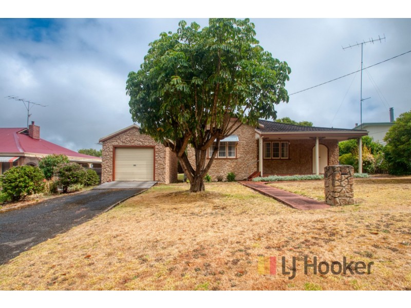 25 Lefroy Street, Pemberton WA 6260