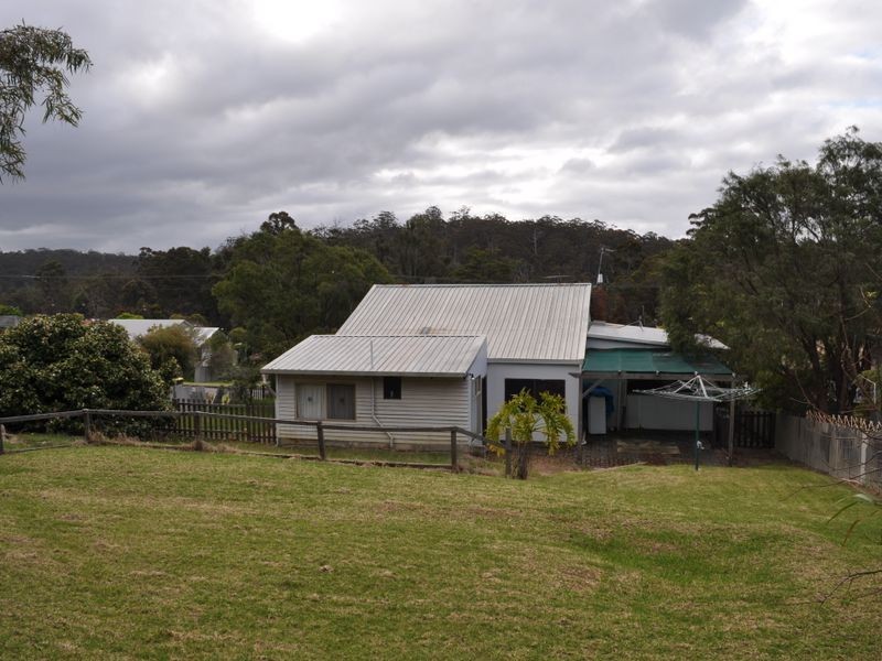 28 Guppy Street, Pemberton WA 6260