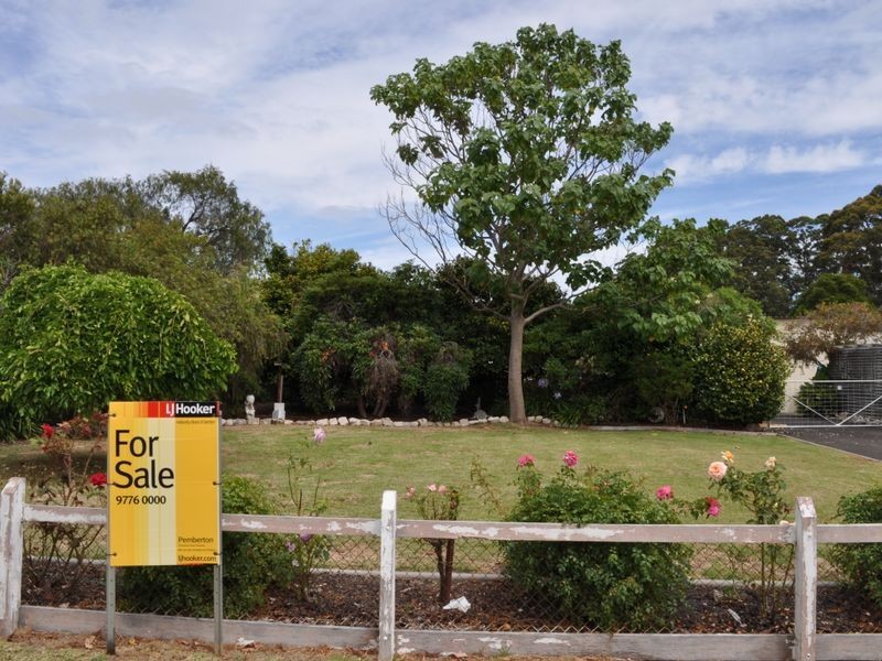 36 Lefroy Street, Pemberton WA 6260