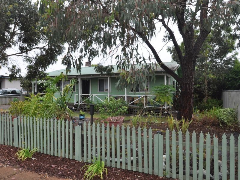 16 Robertson Street, Manjimup WA 6258
