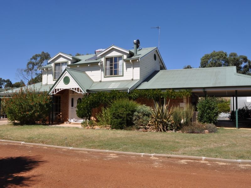 10 Davies Street, Bridgetown WA 6255