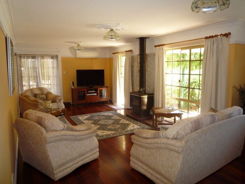 10 Davies Street, Bridgetown WA 6255