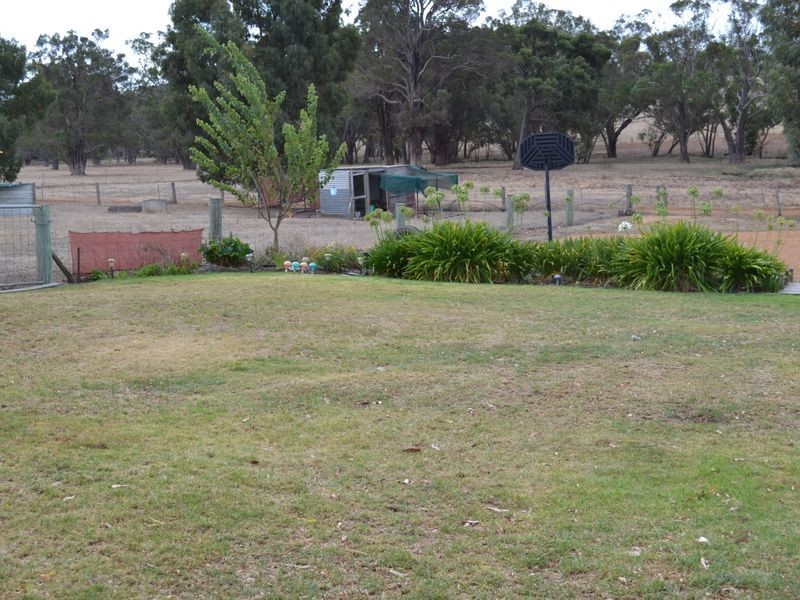 13 Ralph Road, Manjimup WA 6258