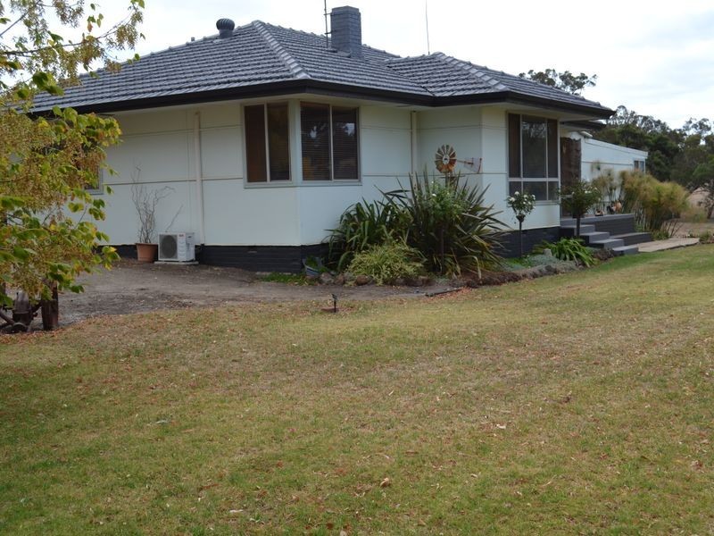13 Ralph Road, Manjimup WA 6258