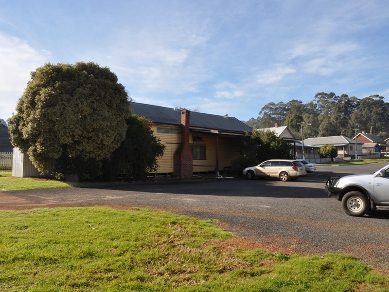 17 Brockman Street, Pemberton WA 6260