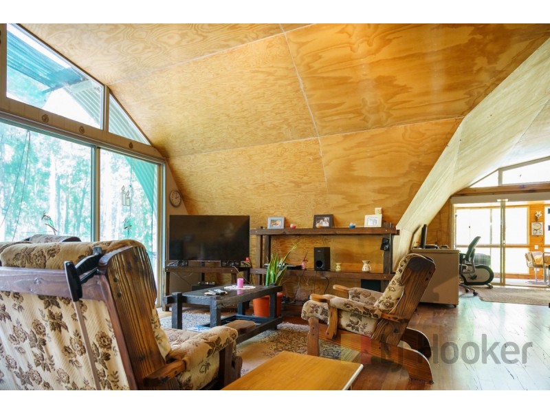 10 Titree Glen, Quinninup WA 6258