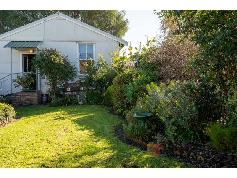 11 Bath Street, Manjimup WA 6258