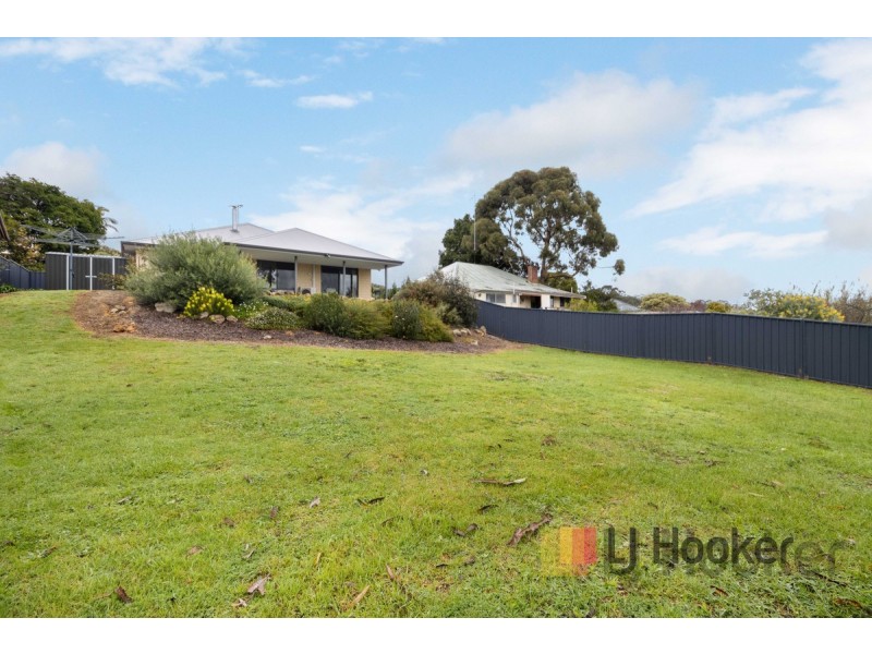11 Guppy Street, Pemberton WA 6260