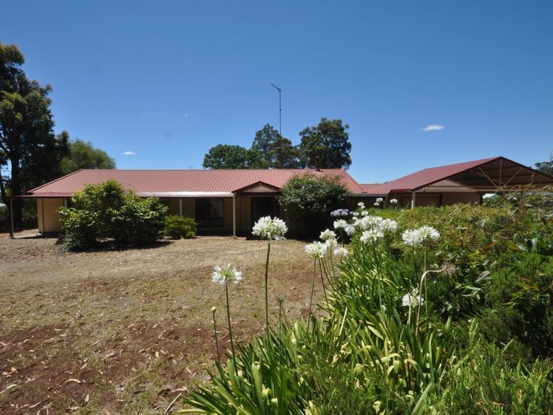 14 Caniroglen Court, Manjimup WA 6258